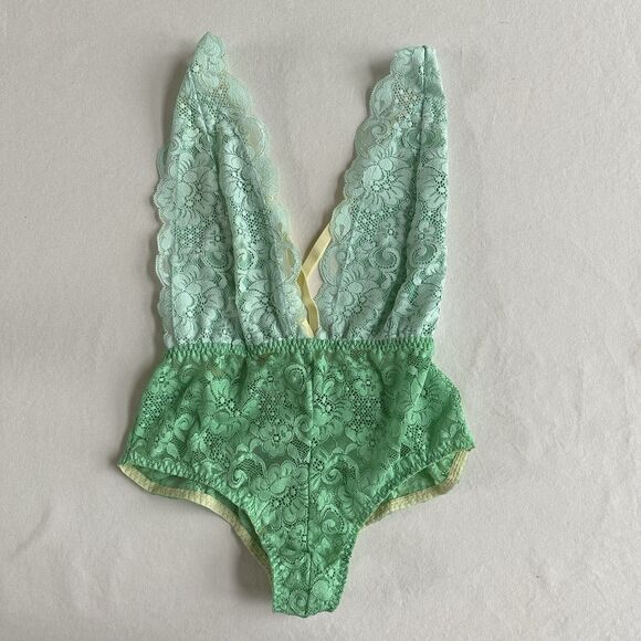 Free People We are HAH- Comin' in HAHt Lace Bodysuit in Something Blue- SMALL - Picture 3 of 8